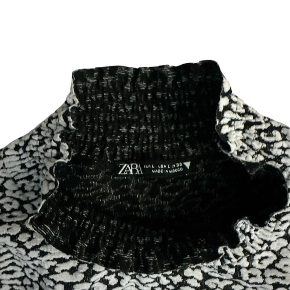 Zara Top Mock Neck Tee EUC - Picture 4 of 4